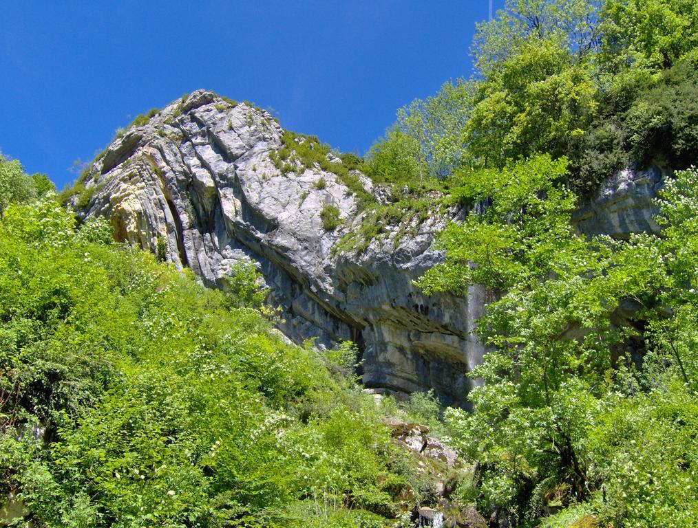 Vvf Jura Lac De Vouglans Maisod Esterno foto